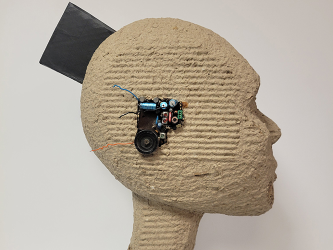 Sculpture en carton &copy;MLT
